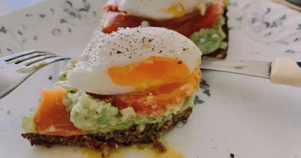 Avocado Toast with Poached Egg & Smoked Salmon: A perfect blend of creamy, savory, and smoky goodness on a crispy slice of toast!